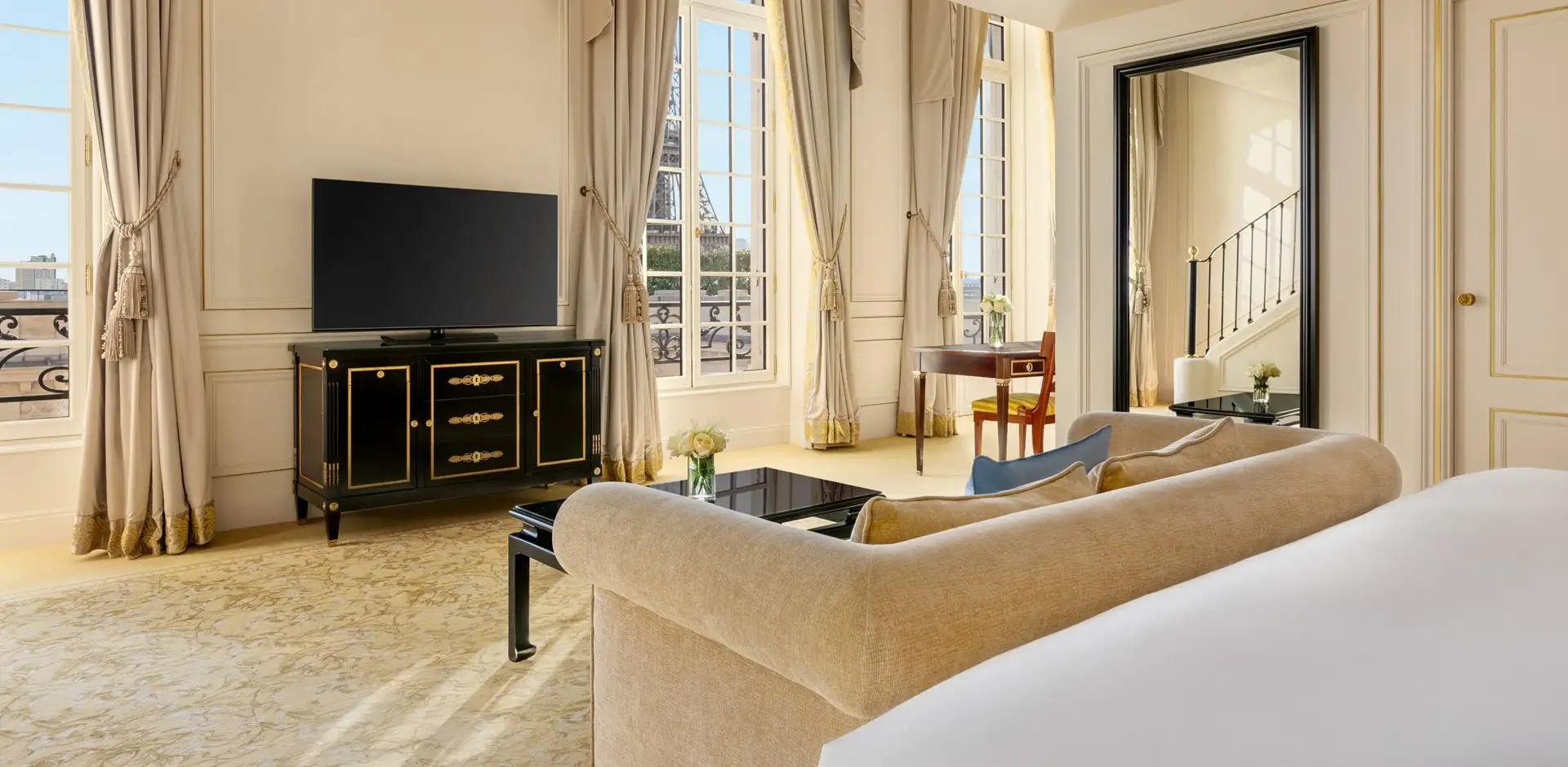 Shangri-La Hotel Paris – Modern Luxury with Eiffel Tower Views